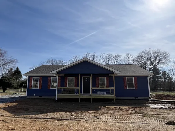 270 Center Grove Cir, Gainesboro, TN 38562