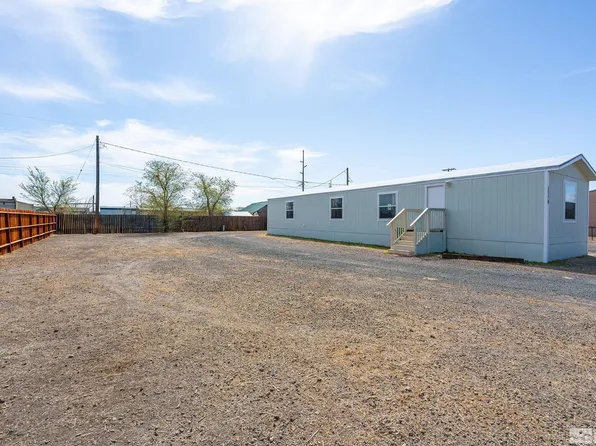 2770 Tonopah St, Silver Springs, NV 89429