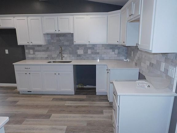 2nd image of 3296 Montana Ave