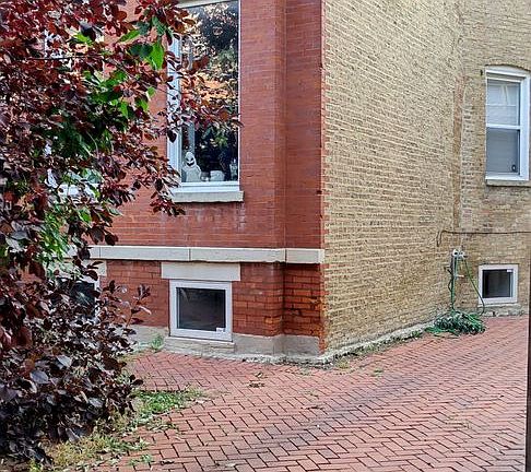 3rd image of 1311 N Damen Ave