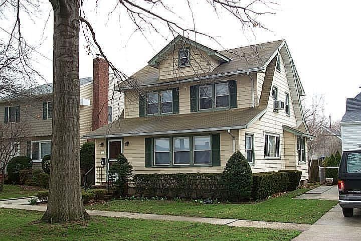 1st image of 121 Jefferson St