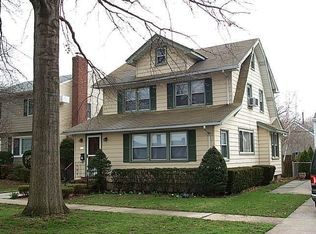 121 Jefferson St, Garden City, NY 11530