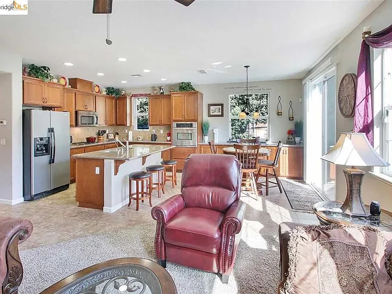 790 Yosemite Dr — Photo 22