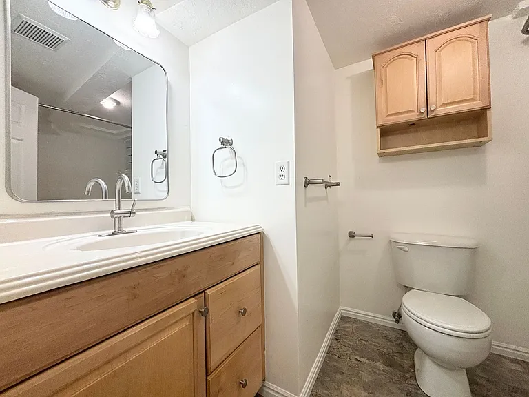 2028 E. Sunnyside Ave. — Photo 15