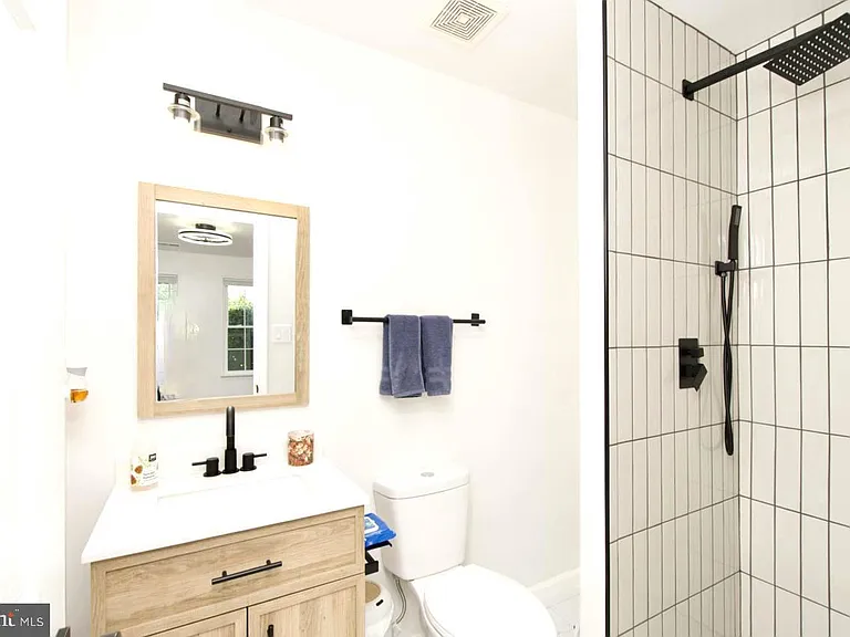 22908 Regent Ter — Photo 10