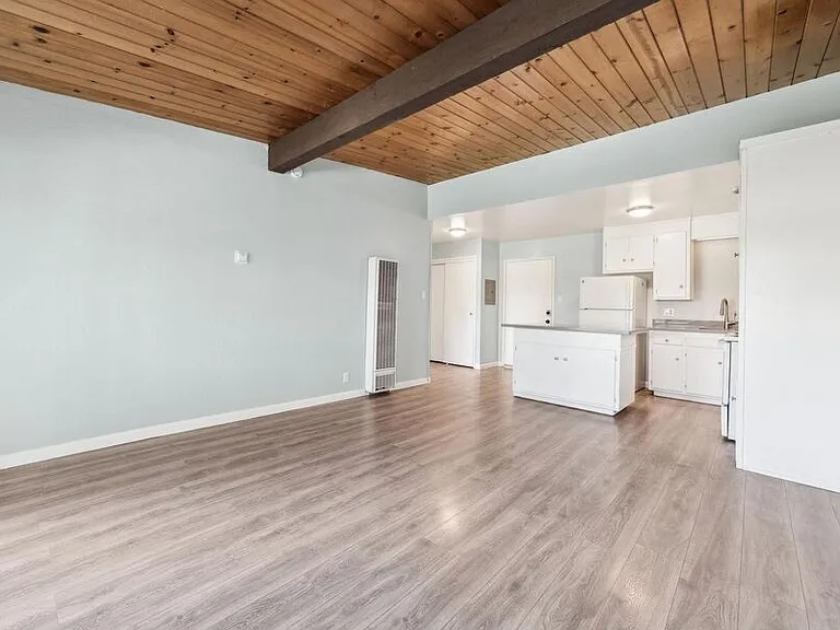 22555 Linden St #12 — Photo 12