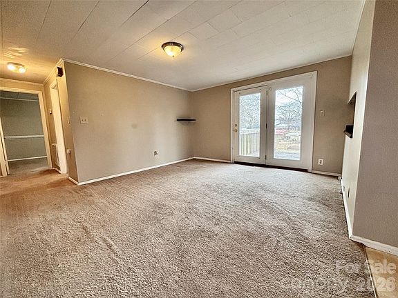 3rd image of 173 Sedgefield Dr