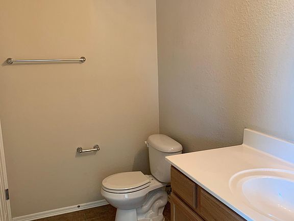 5th image of 10721 N 152nd East Ave