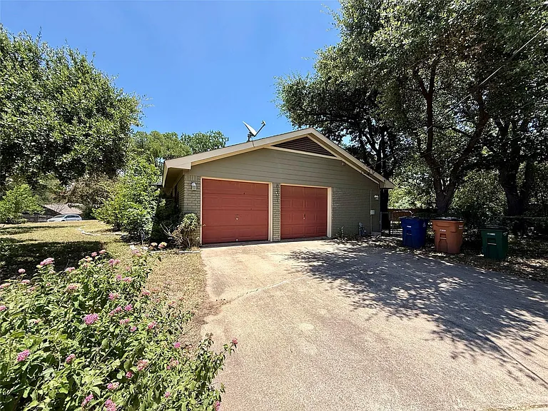 6301 Emory Ln — Photo 10