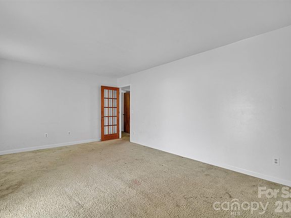 4th image of 1202 Midwood Dr
