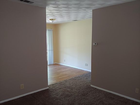 5th image of 1829 Foxcrost Ln