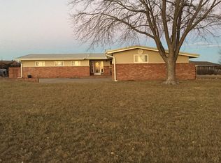 302 College View Dr, Great Bend, KS 67530