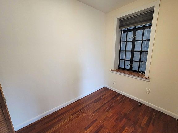 4th image of 233 W 4th St APT 5