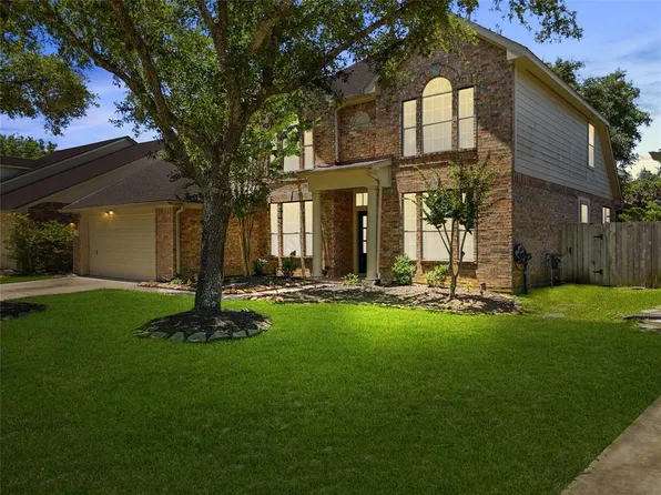 3226 Eaglewood Drive, Pearland, TX 77584