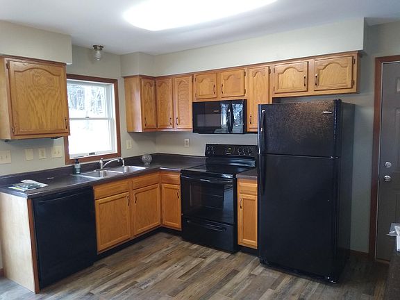 4th image of 923 Fairway Dr