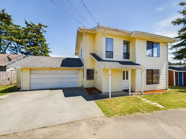 2051/2049 Sutter Rd, McKinleyville, CA 95519