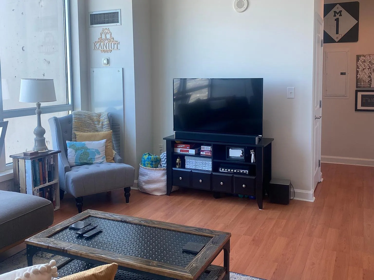 1 bed, 769 sqft, $2,200 — Photo 2