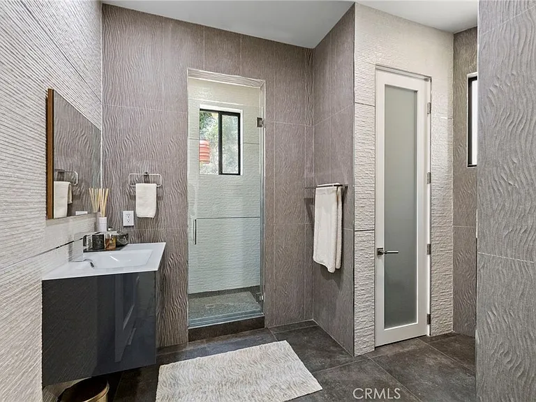 346 Y Pl — Photo 19