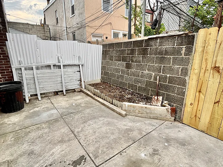 807 Snyder Ave — Photo 9