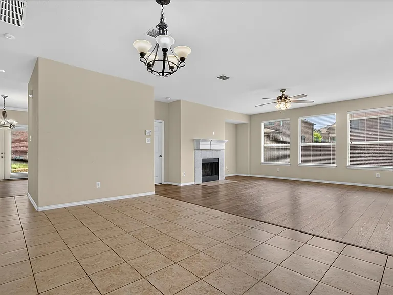 11945 Henderson Dr — Photo 5