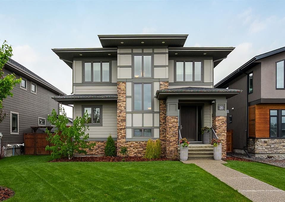 1st image of 30 S Yarrow Gate