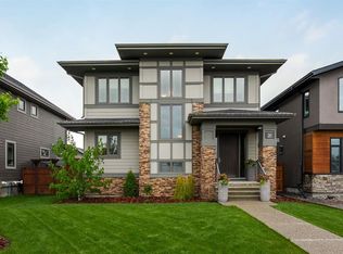 30 S Yarrow Gate, Rocky View County, AB T3Z0C8