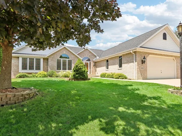 3300 Fox Ridge DRIVE, Waukesha, WI 53189
