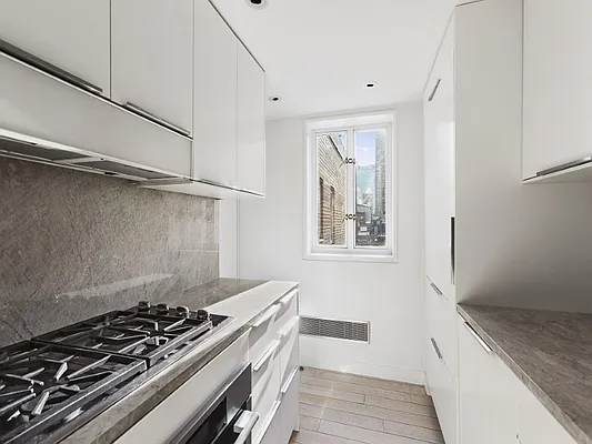 Sold by Sotheby's International Realty | media 11