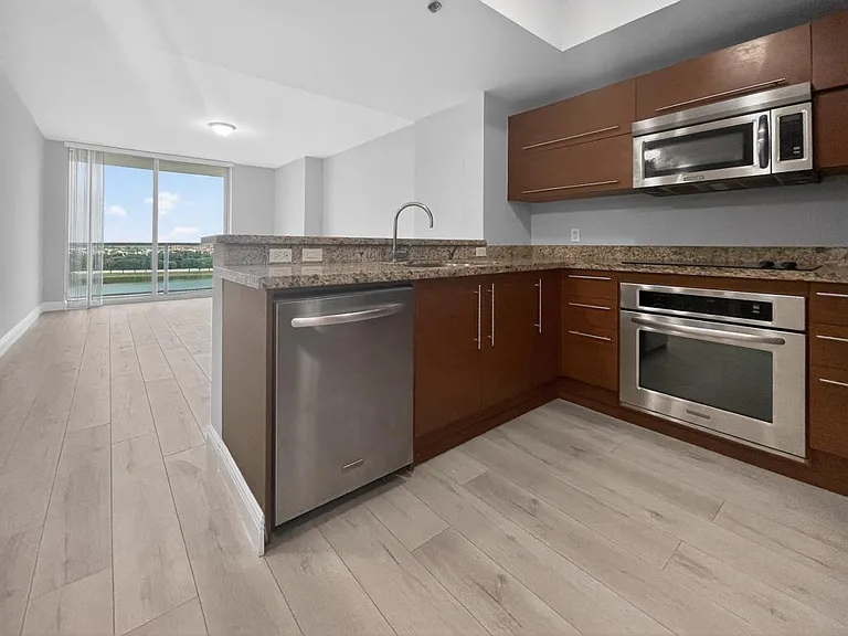 2681 N Flamingo Rd #902S — Photo 31