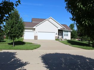 1175 Glendale Ln, Ely, IA 52227