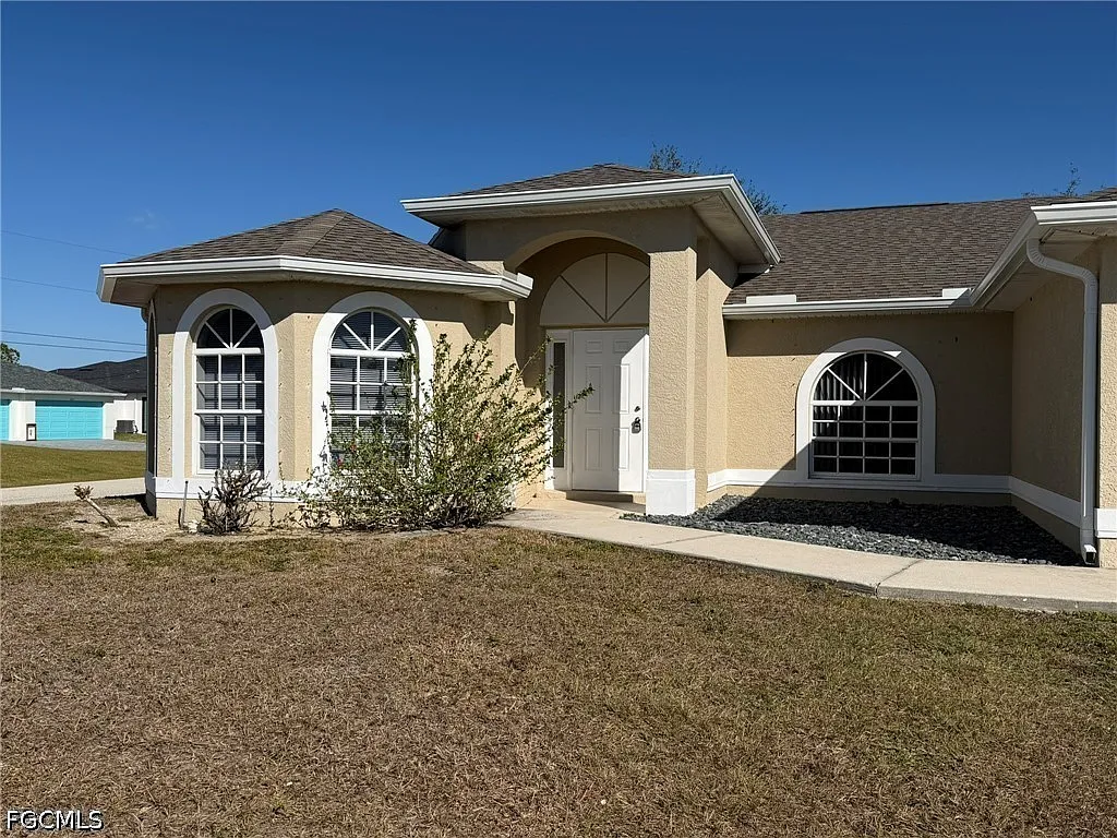 4 bed, 2.0 bath, 1720 sqft, $2,000 — Photo 3