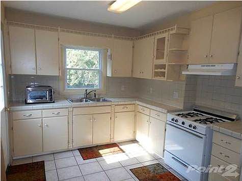 4th image of 223 Willow St