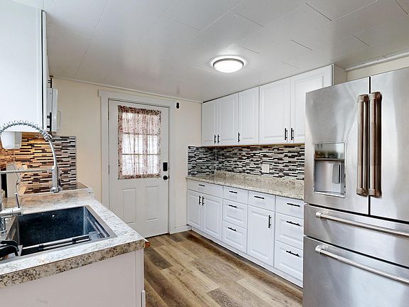 3rd image of 7 Washington Street