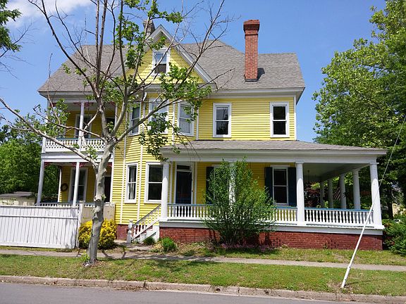 3rd image of 160 Maryland Ave