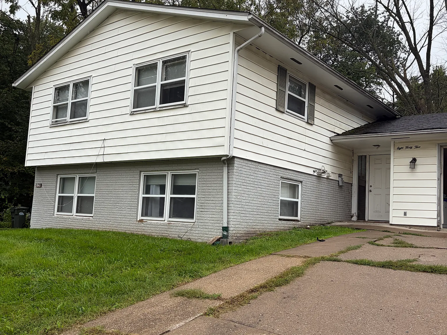 4 bed, 1700 sqft, $1,925 — Photo 1