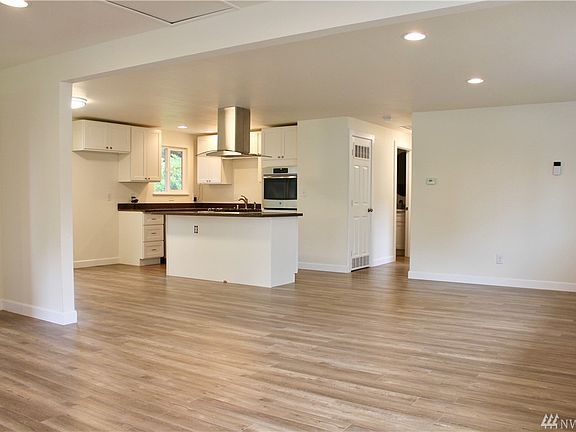 5th image of 10528 Irene Ave SW