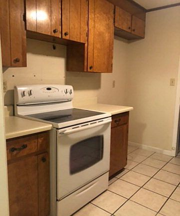 5th image of 215 Greenway Dr