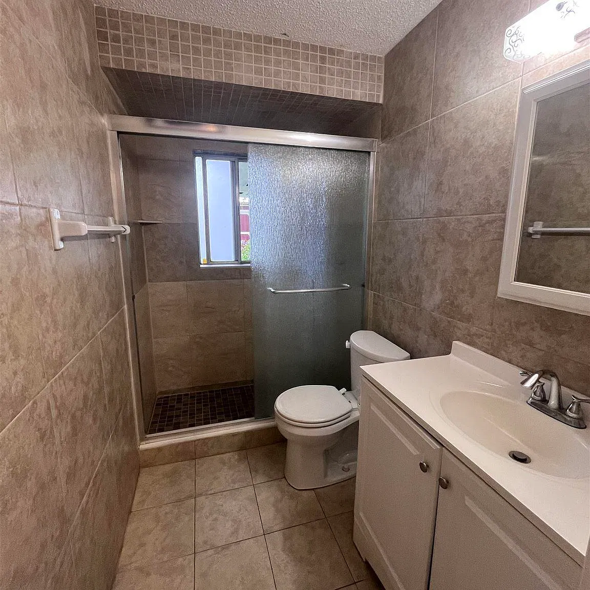 2 bed, 1218 sqft, $2,000 — Photo 4