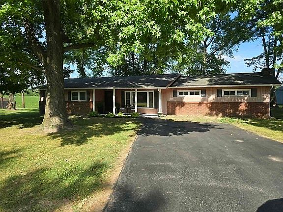 3rd image of 310 Brenda Ln
