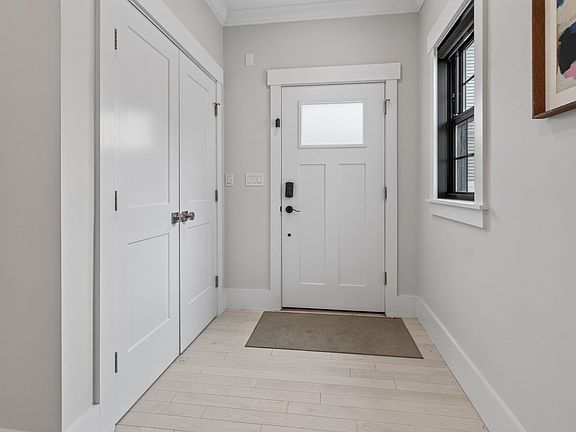 5th image of 11-13 Lowell St #11B