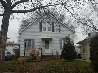 132 6th St, Silvis, IL 61282