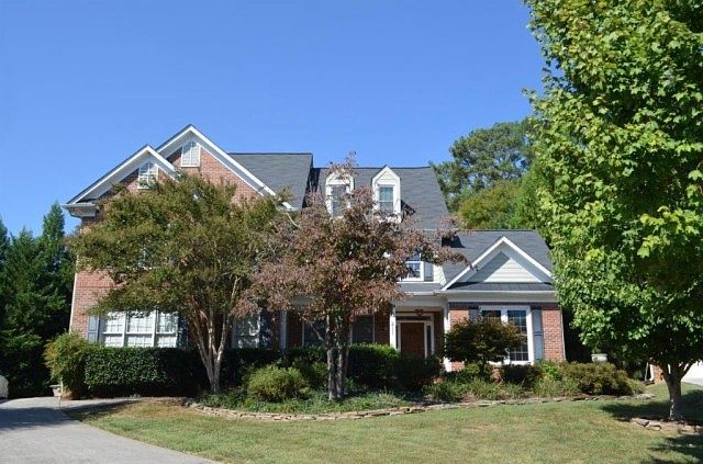 1st image of 211 Whithorn Ln