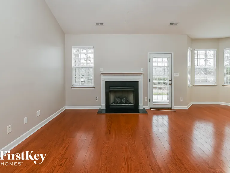 4255 Kiser Woods Dr SW — Photo 3