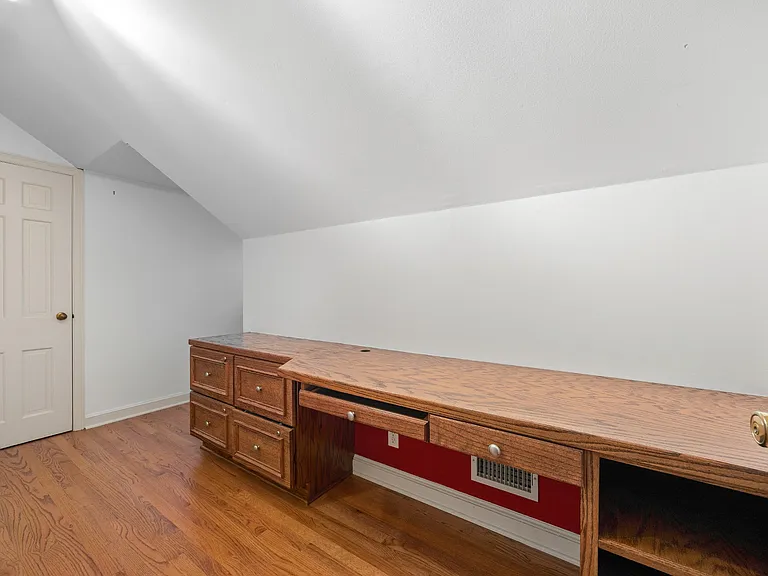 98 Brookby Rd — Photo 35