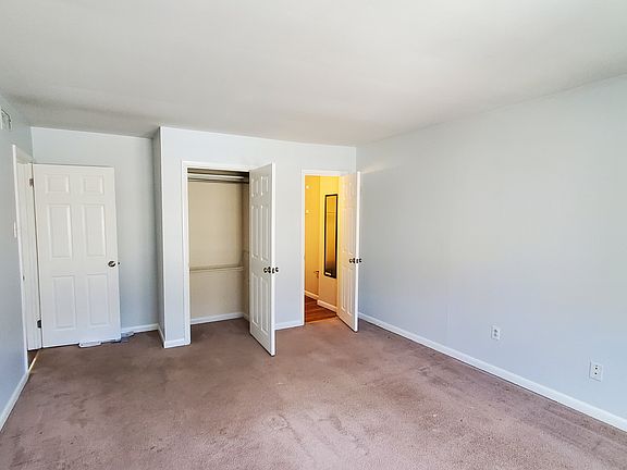 4th image of 717 Willow St APT 2B