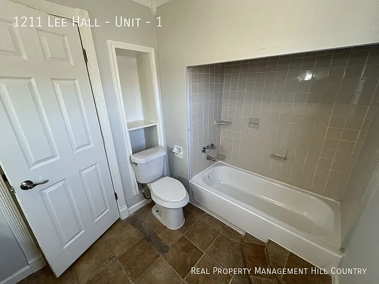 1211 Lee Hall #1 — Photo 13