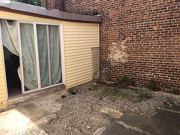 2nd image of 76 Franklin St