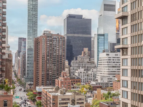 301 East 63rd Street image 10 of 14