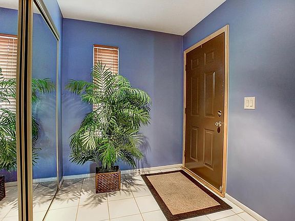 4th image of 4641 Merrick Dr