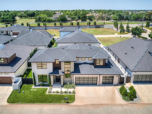 15613 Woodleaf Ln, Edmond, OK 73013
